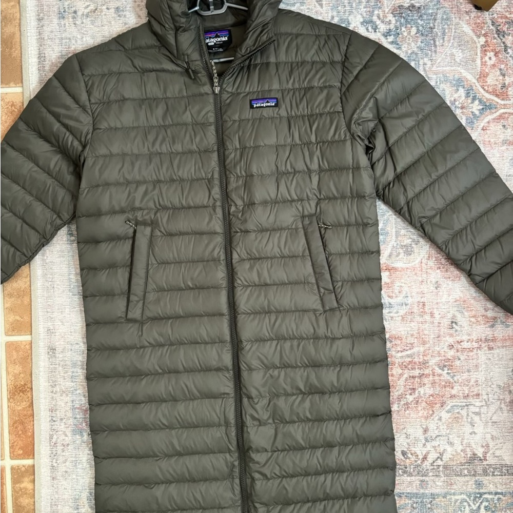 Patagonia women’s recycled Down Sweater Parka olive green size women’s small
